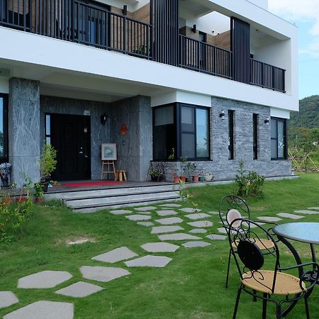 דונגהה Moonlit Seaview Homestay מראה חיצוני תמונה