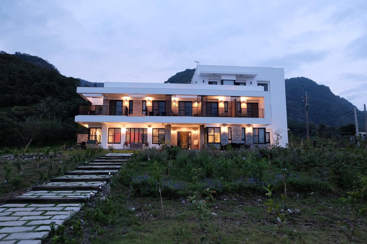 דונגהה Moonlit Seaview Homestay מראה חיצוני תמונה